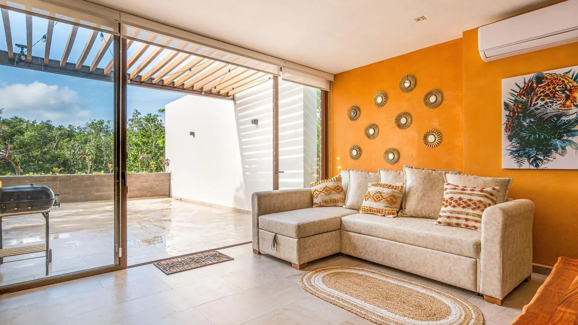 Casa Jaguar Villa 2 스뿌하 0*,